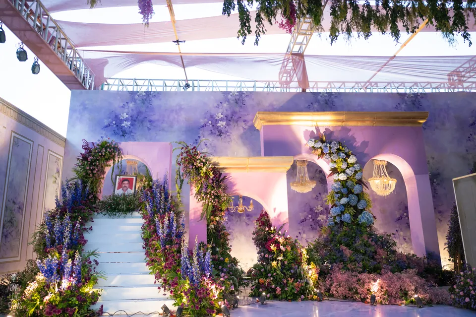 Half saree ceremony décor in Andhra Pradesh — Wedding Chakra, view 1